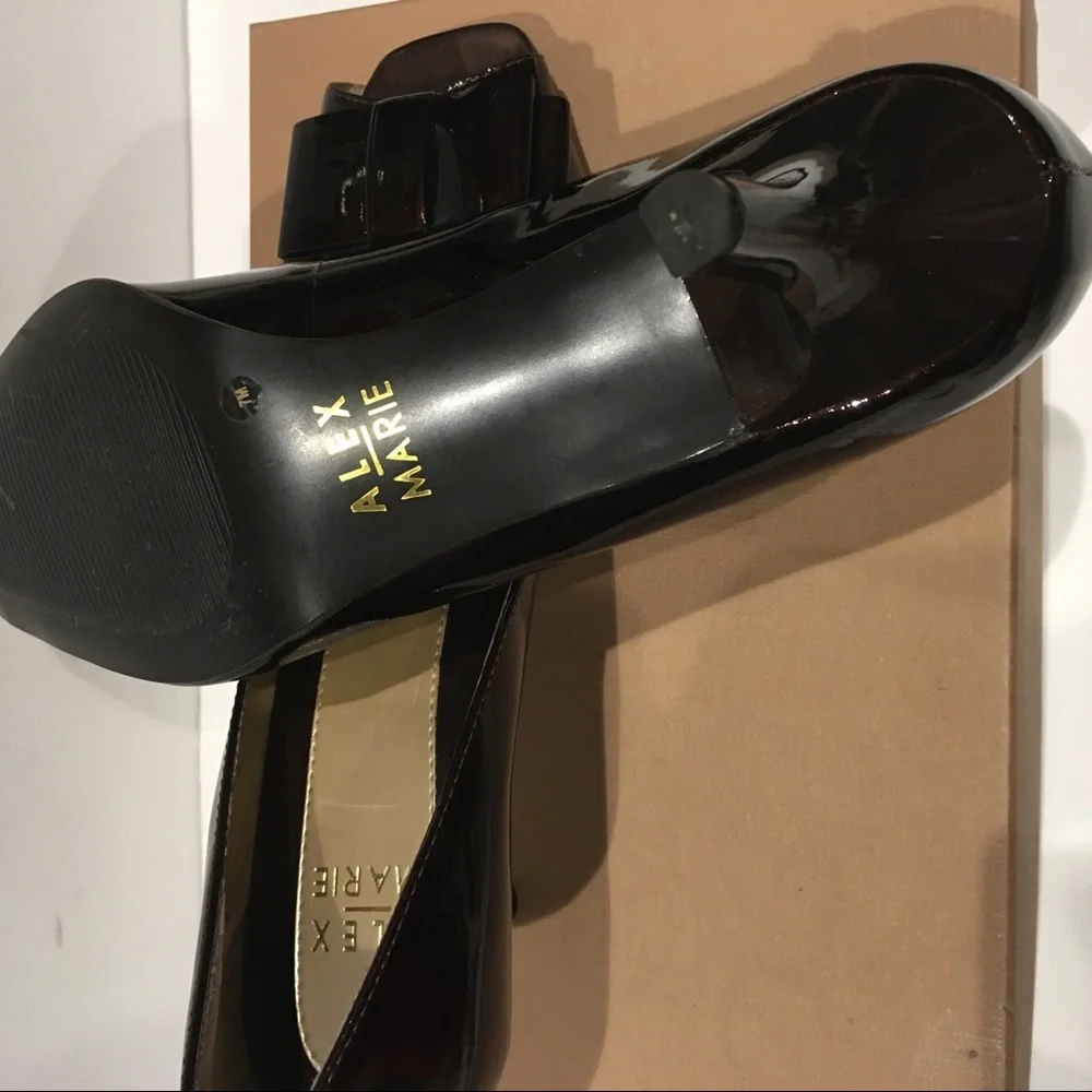 New, never worn Alex Marie Pathan leather peep toe